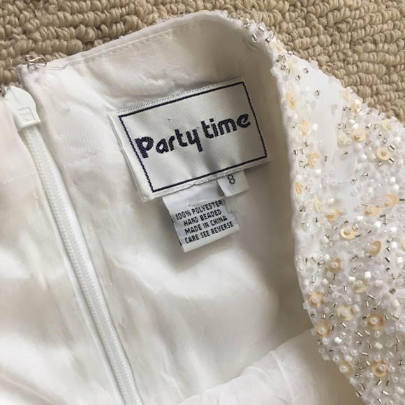 Gown - Picture 7 of 8